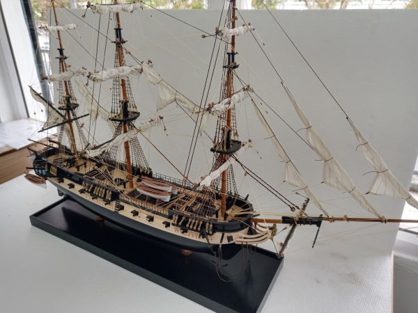 Golden Hind  (Gamme Supérieure) - Maquette de bateau en bois