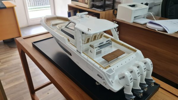 Modèle Boston Whaler 420 - PSM0032