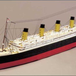 Maquette en bois du Titanic