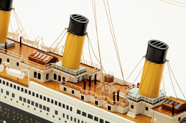 Maquette du Titanic en bois