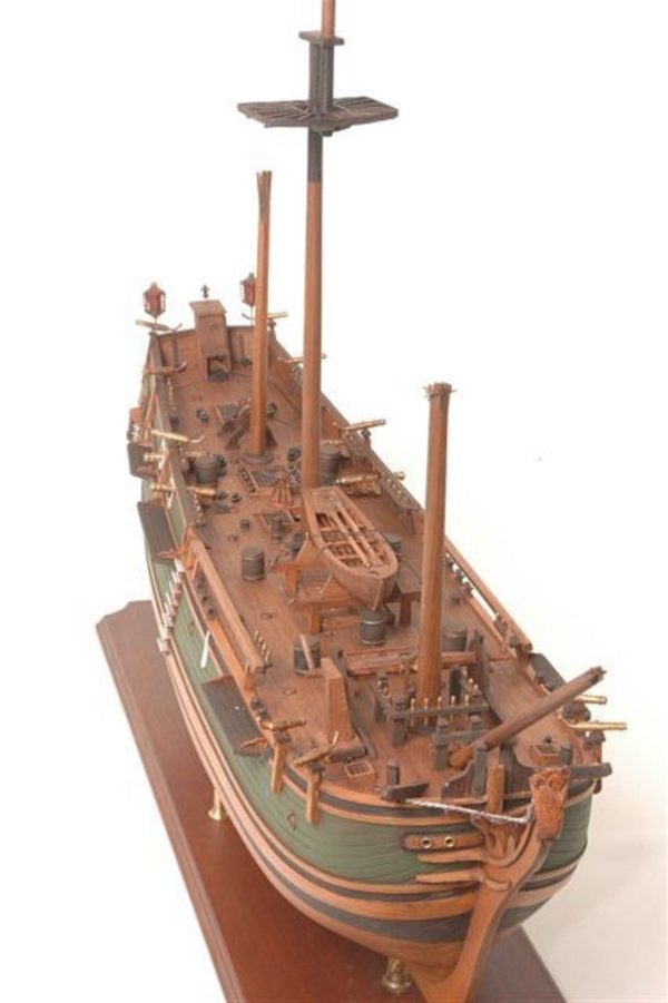 Maquette en bois du Bounty