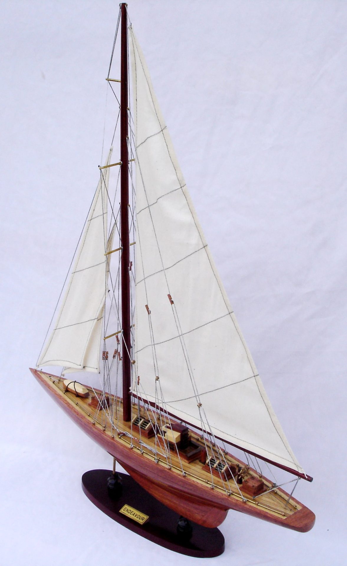 Endeavour_Wood_Finish-5-min.jpg