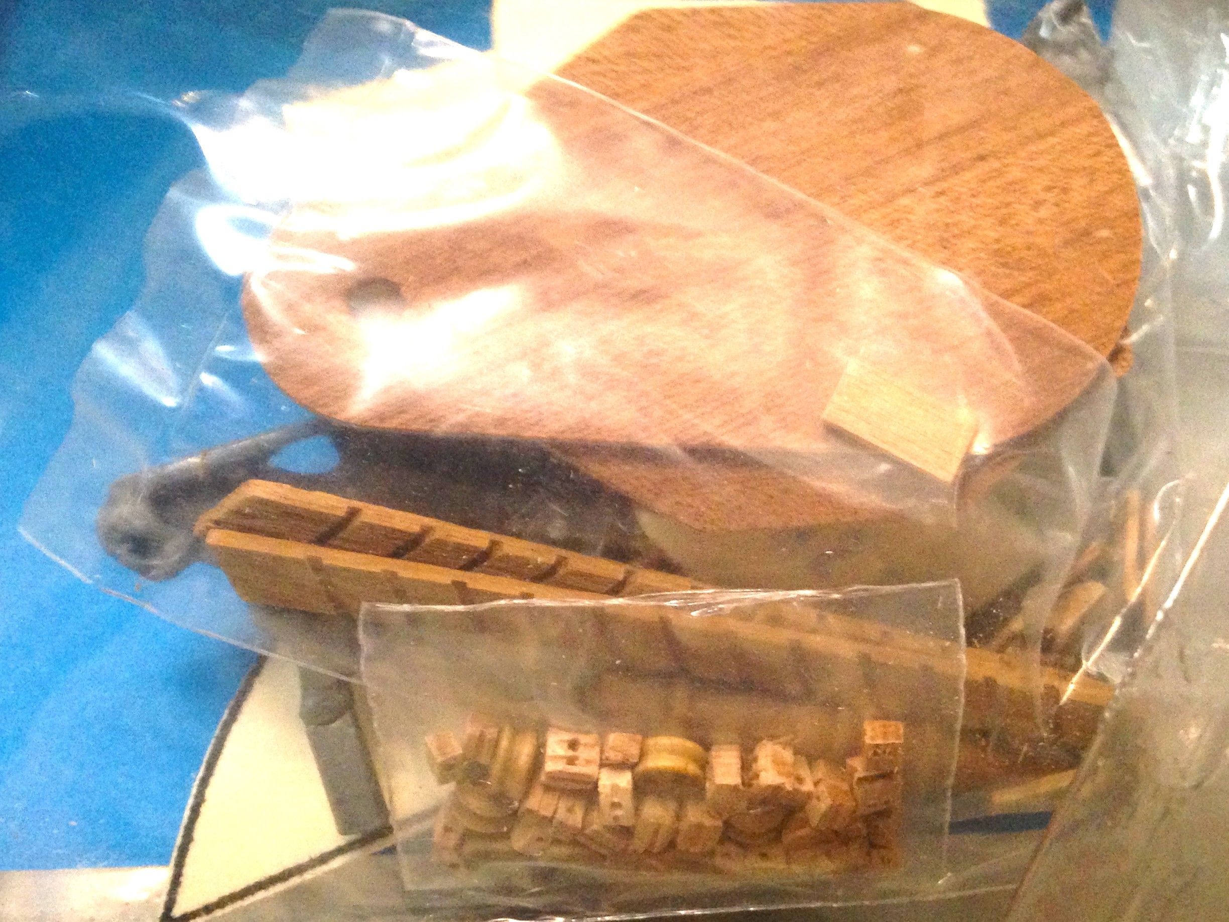 1094-7131-Leida-Model-Boat-Kit