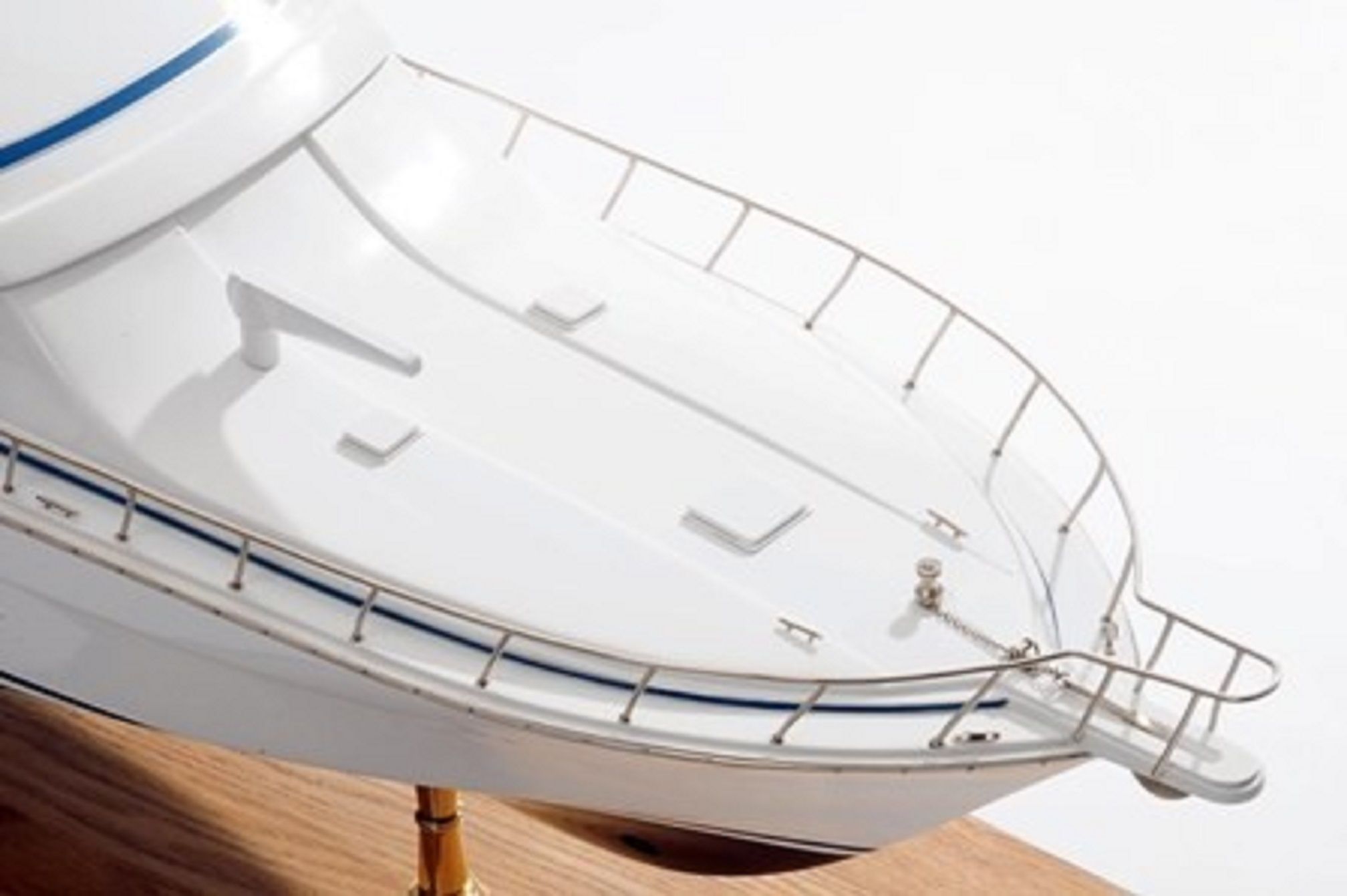 1231-6958-Bertram-700-Model-Yacht-Premier-Range