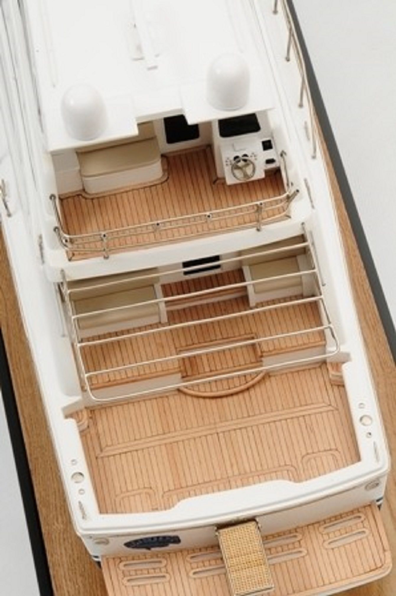 1231-6964-Bertram-700-Model-Yacht-Premier-Range