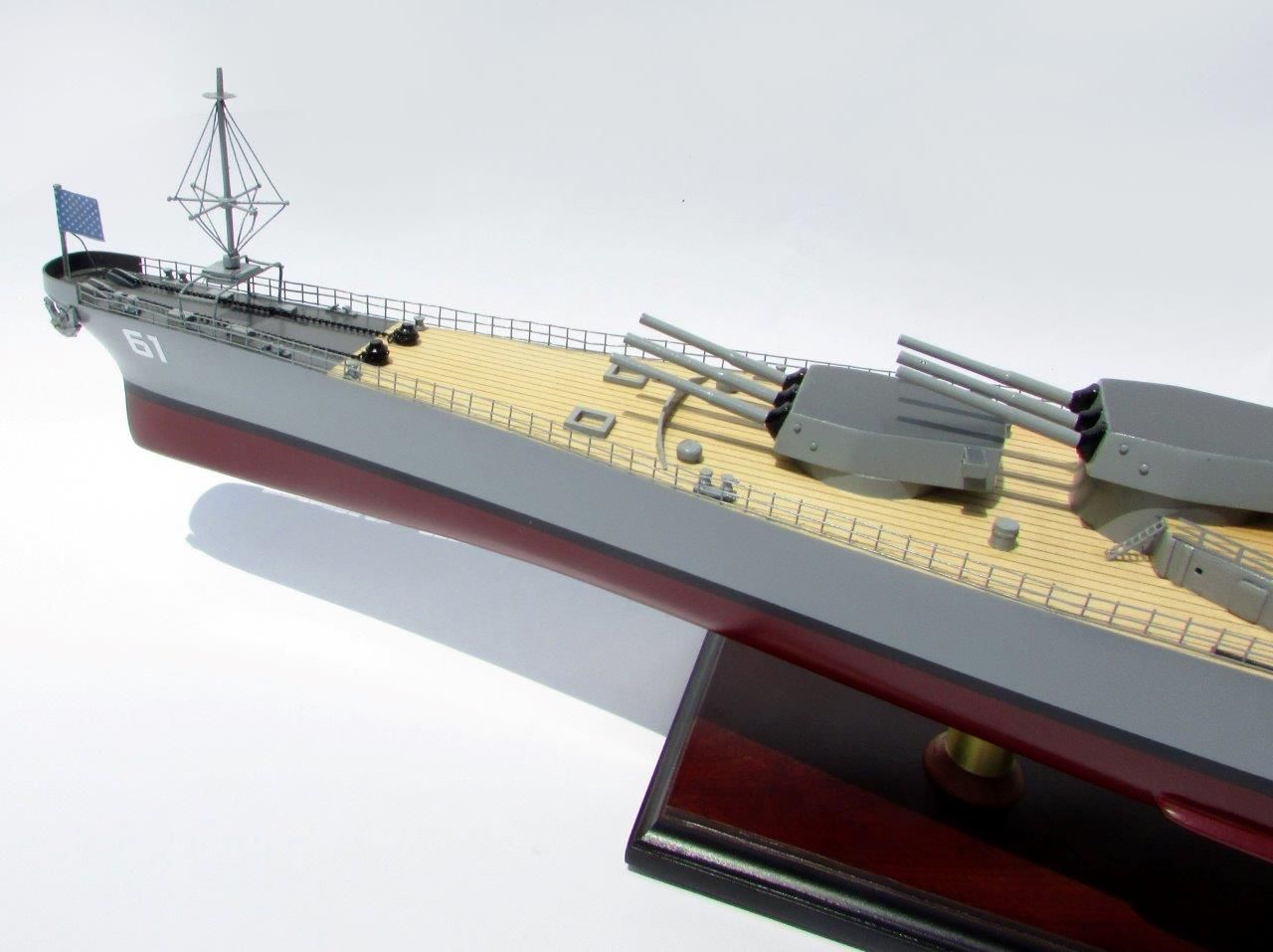 2016-12792-USS-Iowa-model-boat
