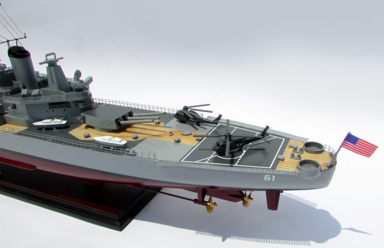 2016-12794-USS-Iowa-model-boat