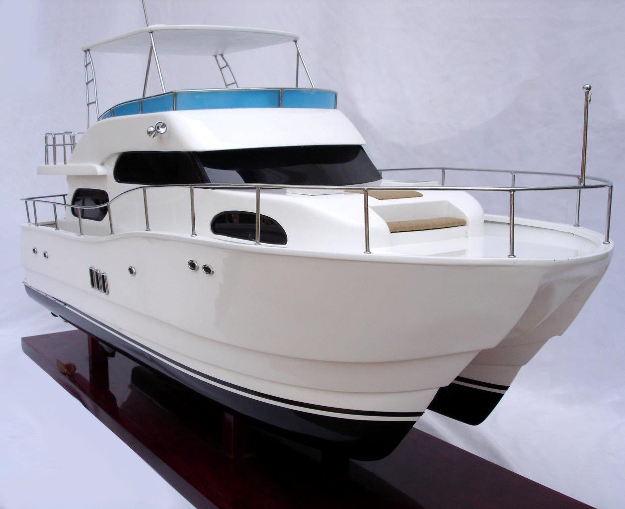 2022-11885-Twin-Hull-Viking-Sport-Yacht-model-boat