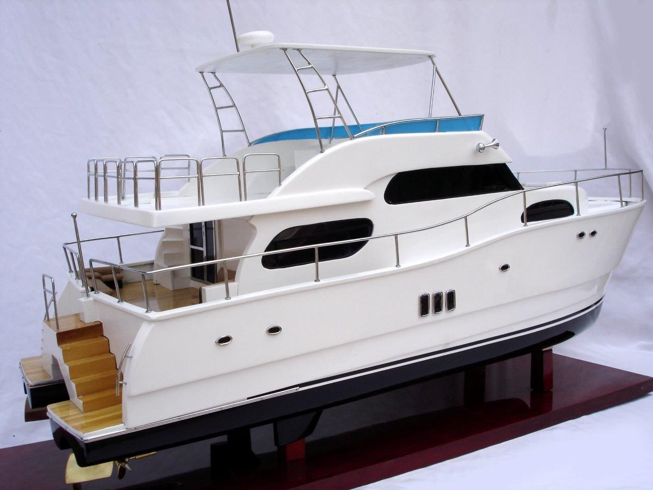 2022-11888-Twin-Hull-Viking-Sport-Yacht-model-boat