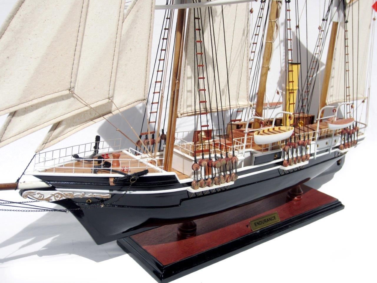 2044-12074-Endurance-Model-Boat