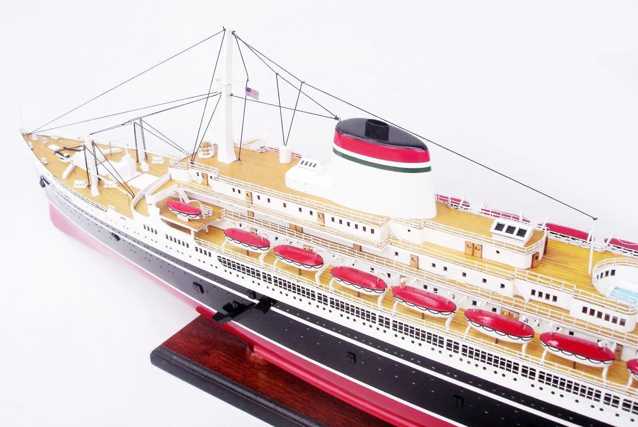 2052-12768-SS-Cristoforo-Colombo-ship-model