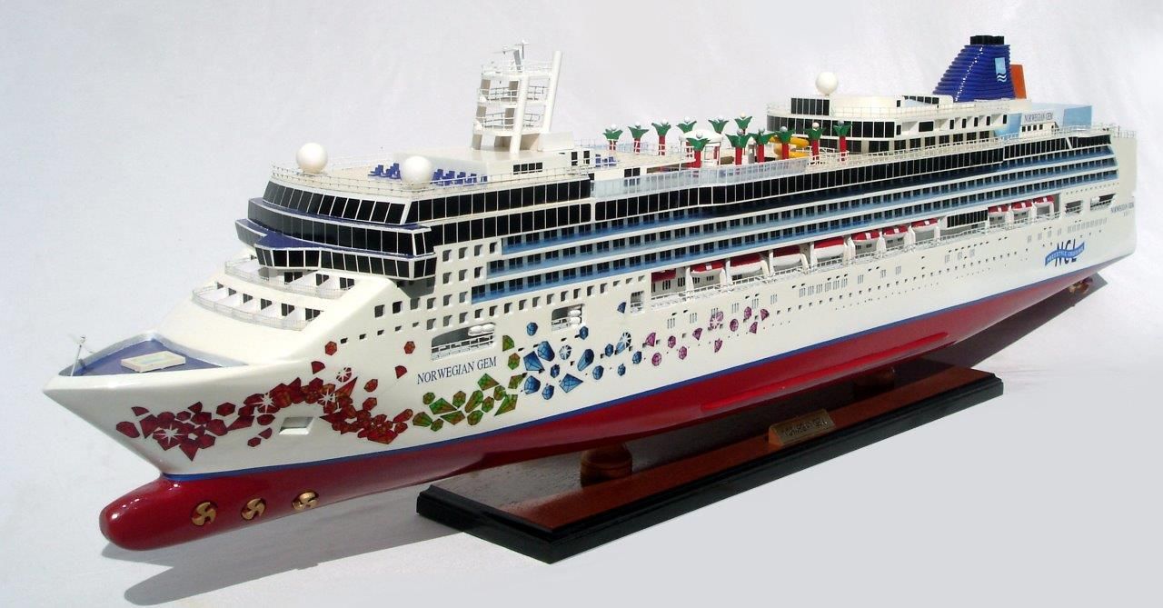 2080-12342-Norwegian-Gem-Ship-Model