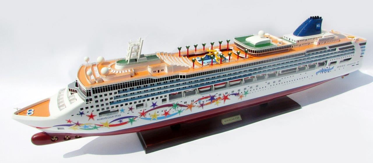 2084-12372-Norwegian-Star-Ship-Model