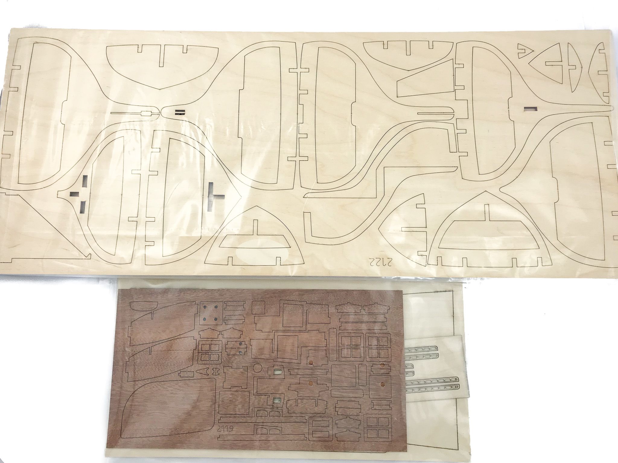 372-12618-Endeavour-Model-Boat-Kit-170082
