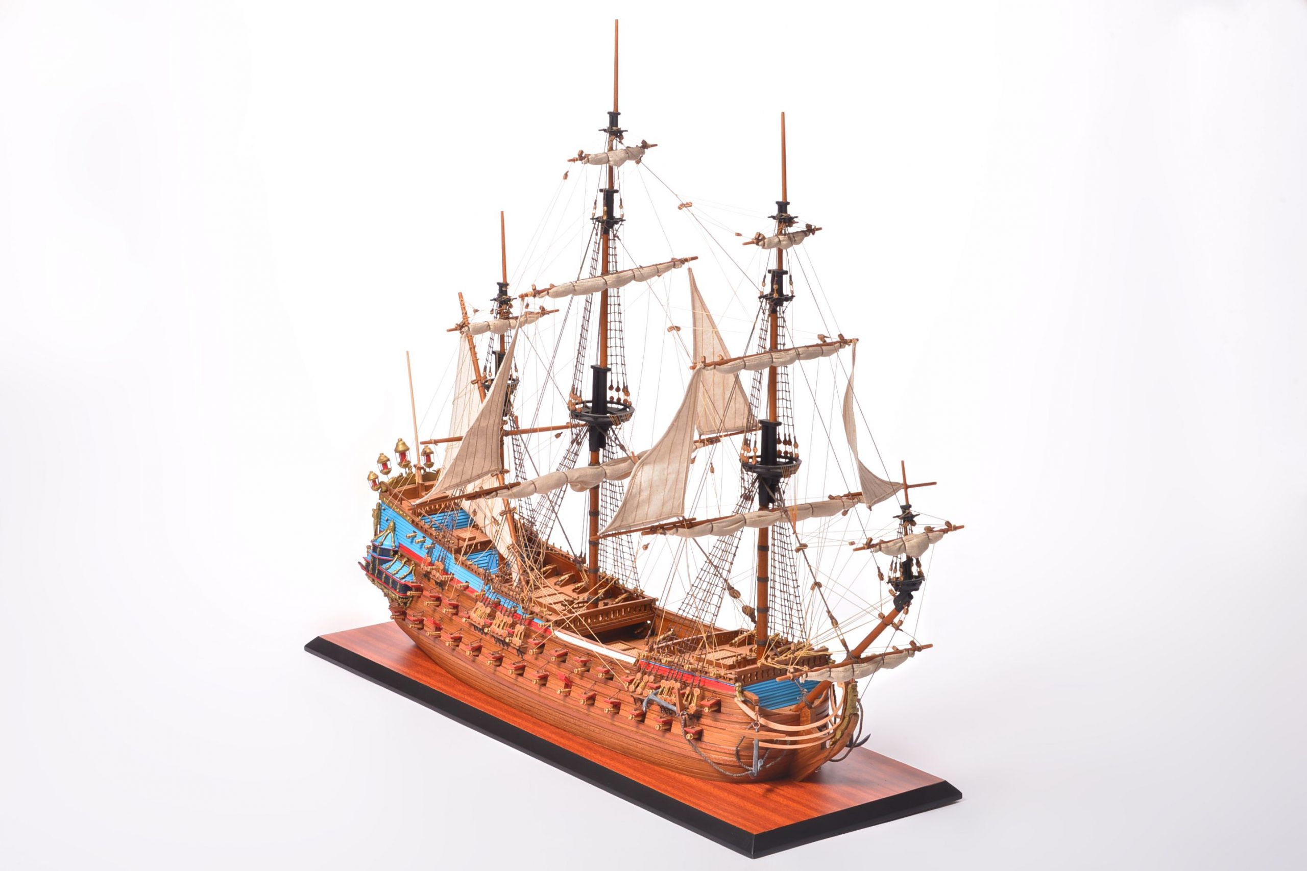 Maquette bateau - Ligne de flottaison Zeven Provincien (Gamme Première)