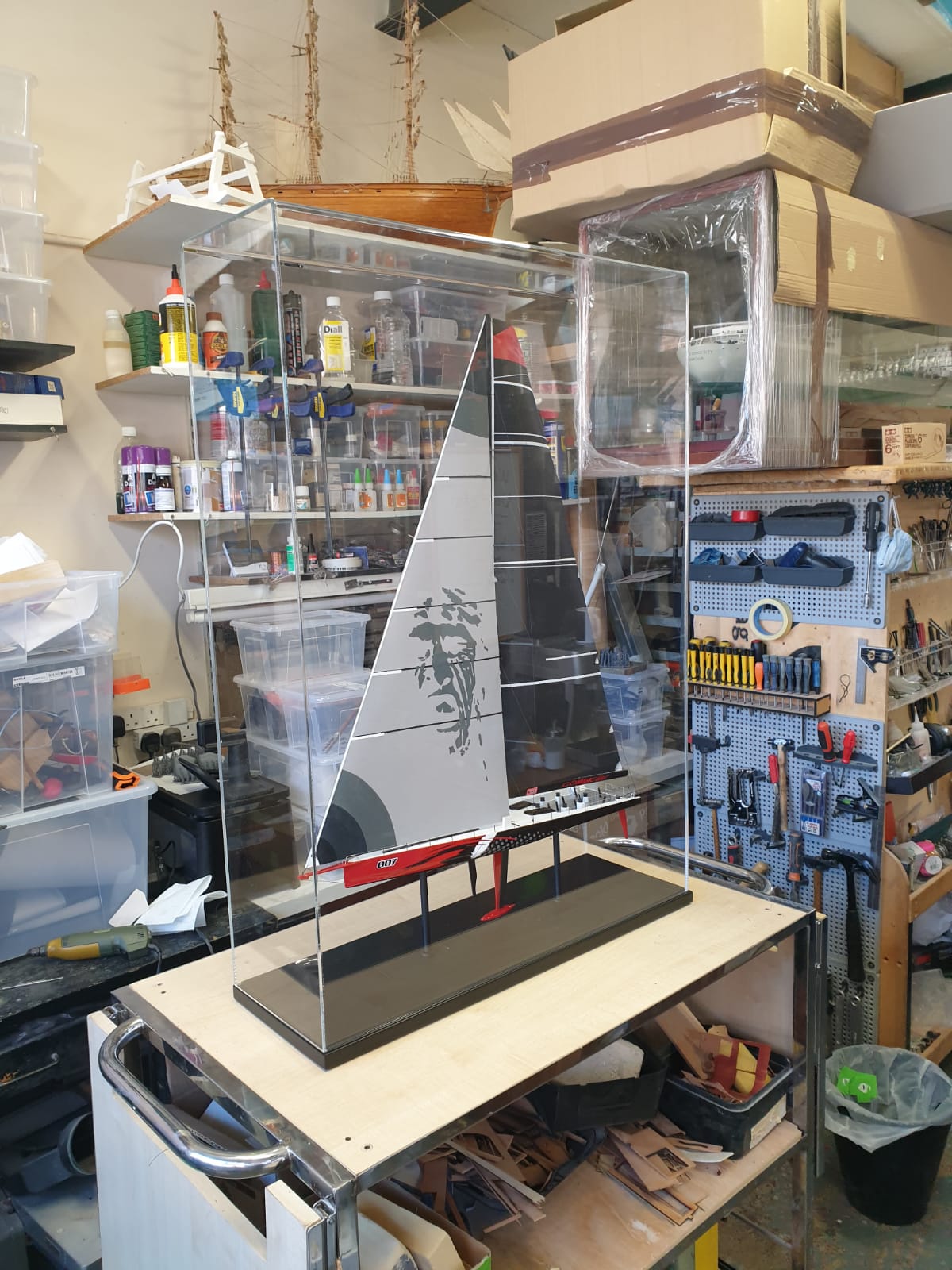 Modèle réduit de yacht Comanche