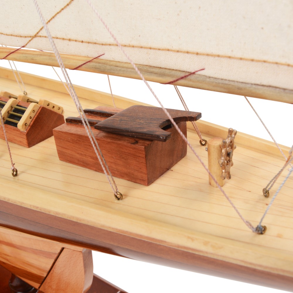 Y047-Shamrock-Medium-Sailboat-Model-L02