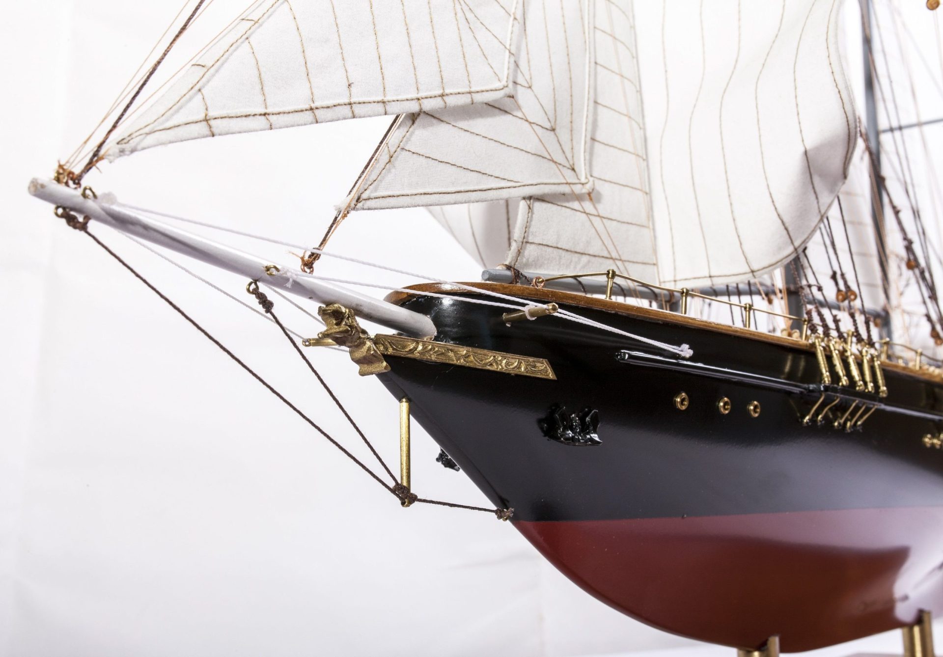 1524-9093-Sir-Winston-Churchill-Model-Boat-scaled