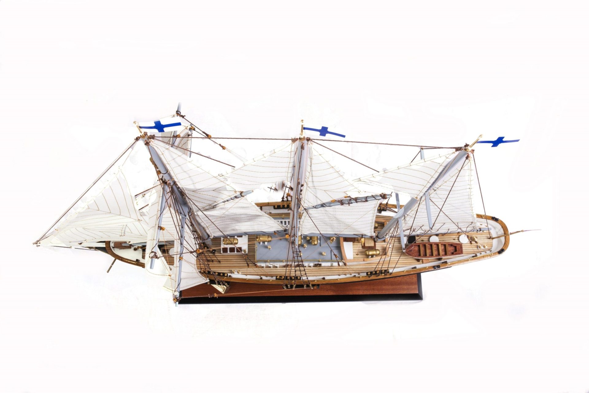 1524-9100-Sir-Winston-Churchill-Model-Boat-scaled
