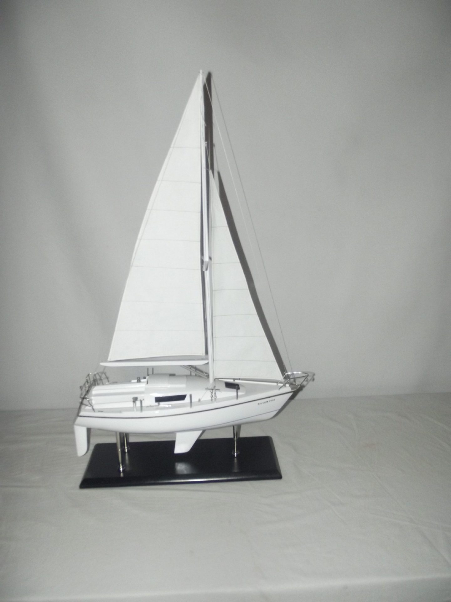1688-9541-Silver-Fox-Laser-28-Sailing-Boat-scaled