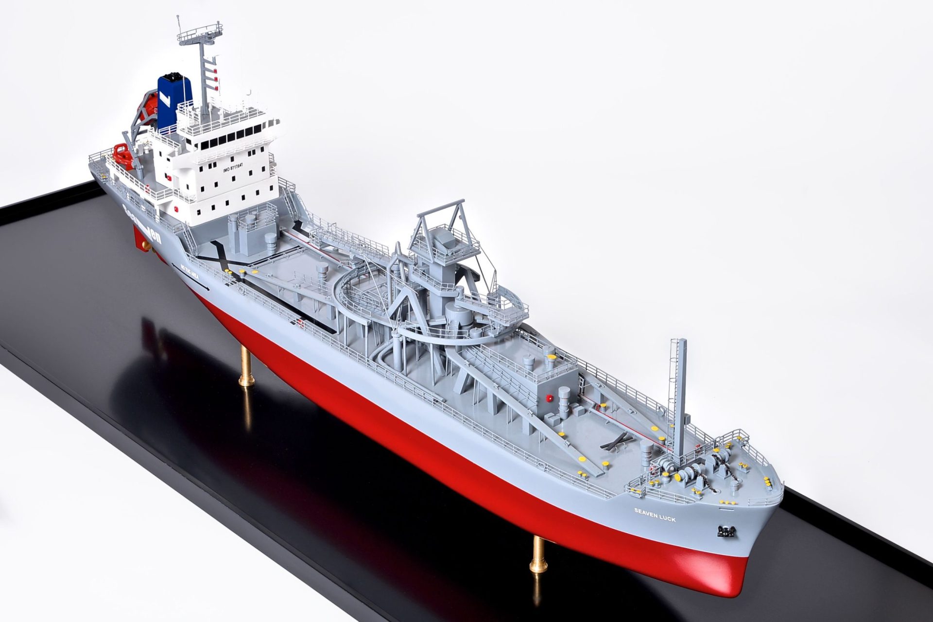 2474-14113-Seaven-Luck-Model-Ship-scaled
