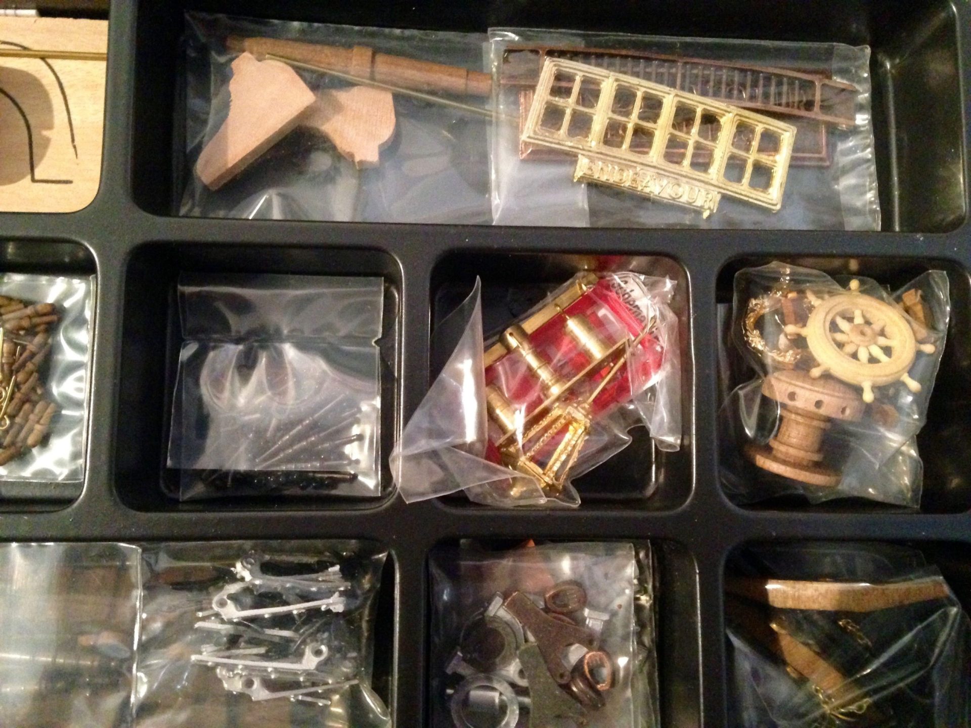 409-9001-HMS-Endeavour-Model-Ship-Kit-scaled