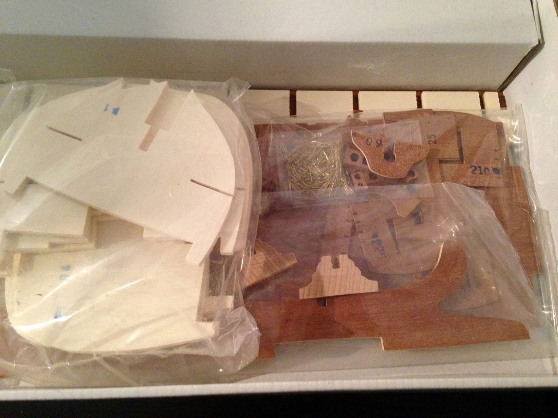 409-9005-HMS-Endeavour-Model-Ship-Kit-scaled