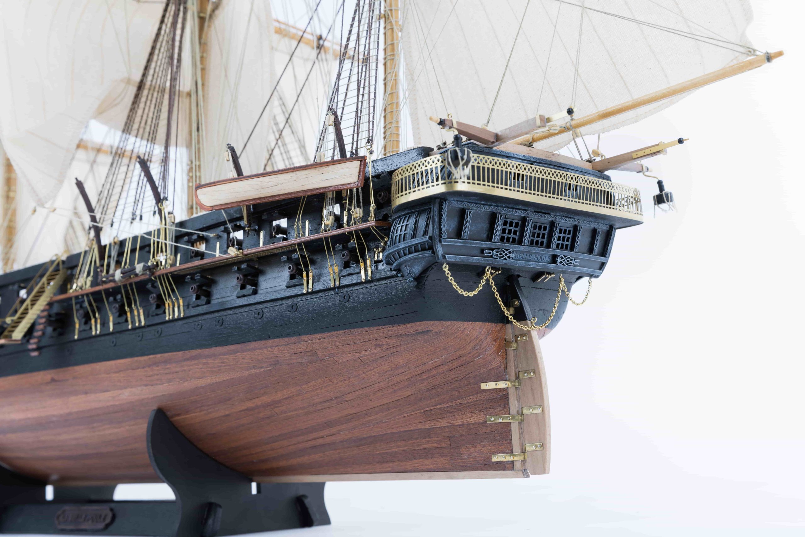 Maqueta-de-barco-de-madera-Belle-Poule-OcCre-14compressed-scaled