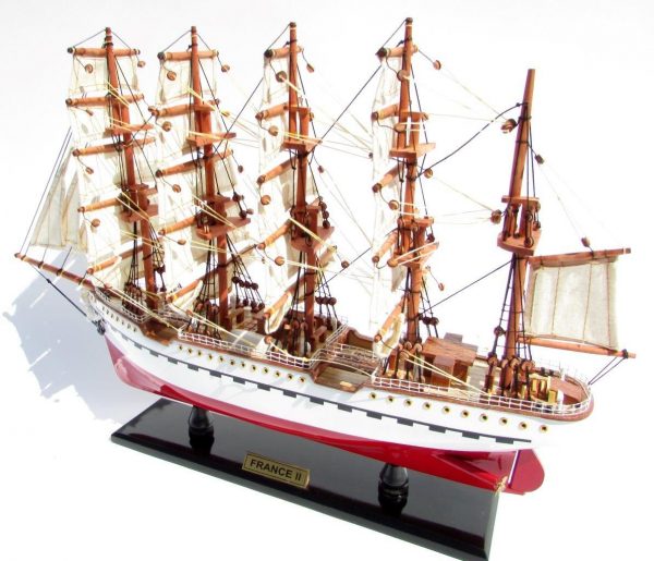 France II - Maquette de bateau en bois -  GN