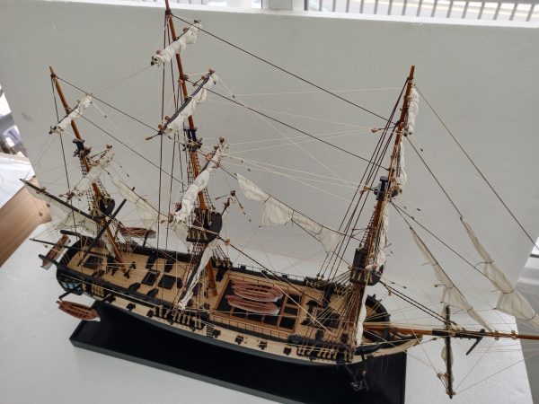 Golden Hind  (Gamme Supérieure) - Maquette de bateau en bois
