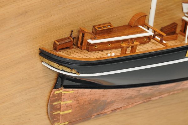 Maquette bateau - Demi-coque Cutty Sark (Gamme Supérieure)