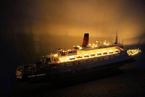 Maquette de bateau Queen Elizabeth 2 - GN