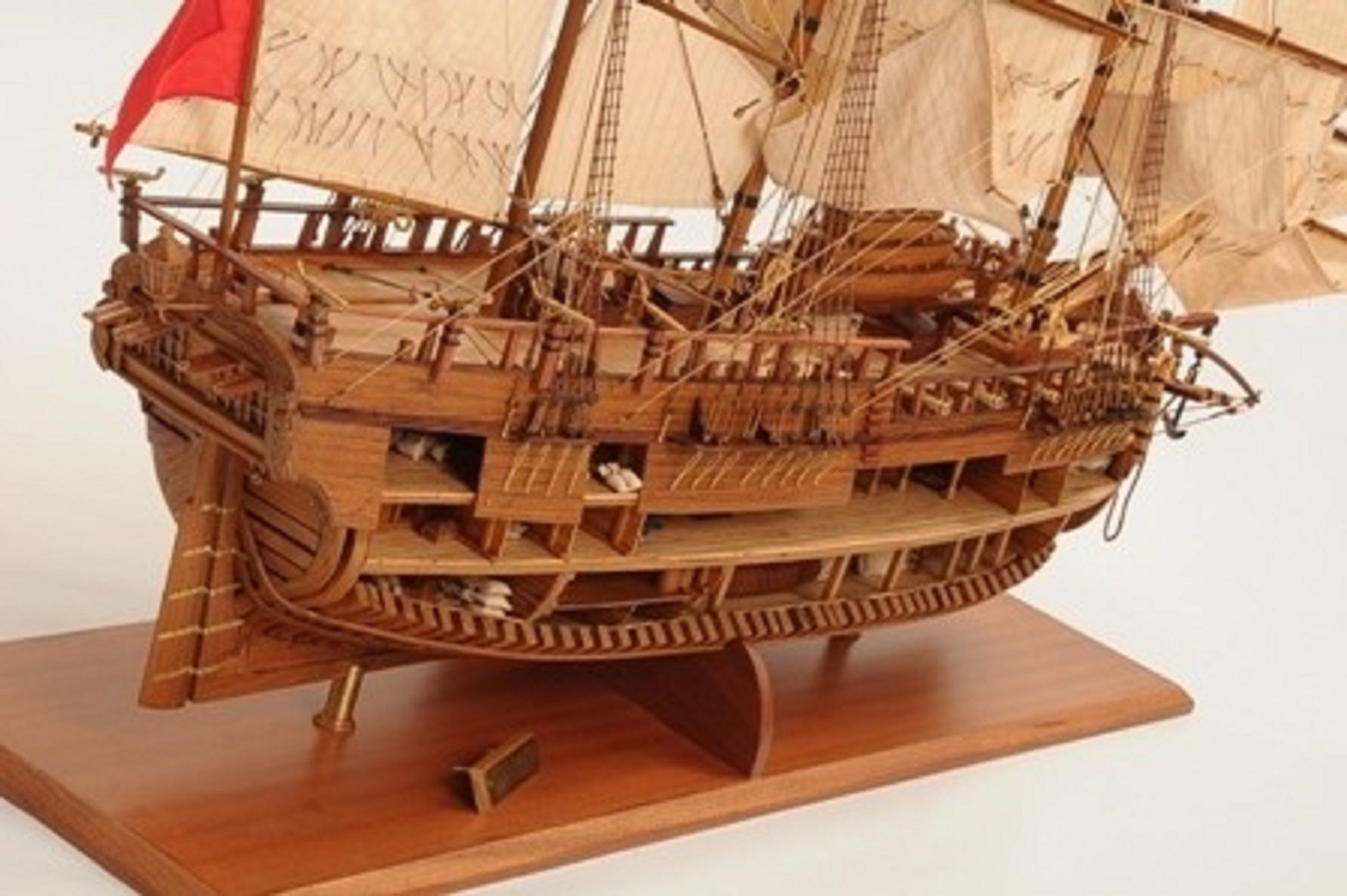 HMS Endeavour (coque ouverte) - Maquette de bateau