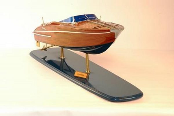 Maquette bateau - Riva Rama 44 (Gamme Première)