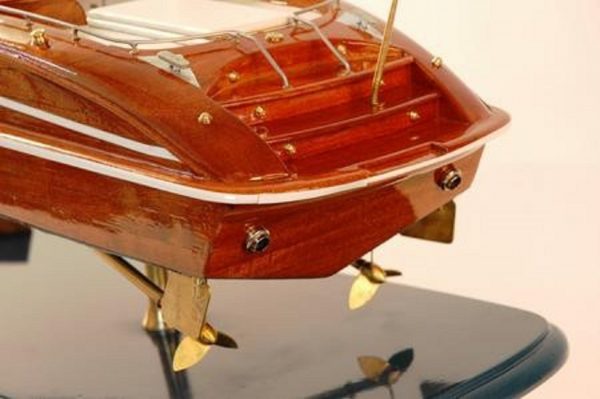 Maquette bateau - Riva Rama 44 (Gamme Première)