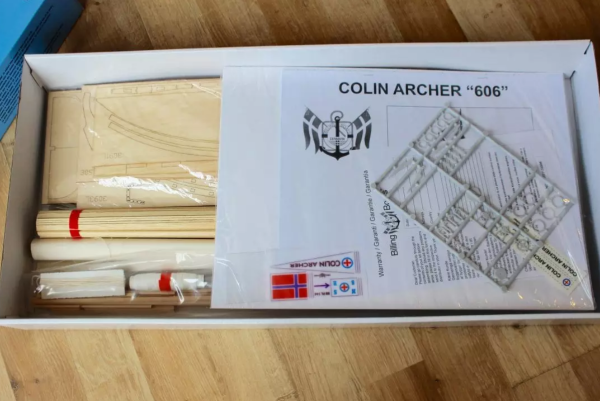 Kit de maquettes de bateaux Colin Archer échelle 1 à 40 - Billing Boats (B606)